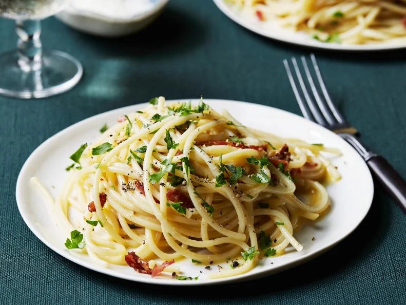 Food Network 
Tyler Florence Spaghetti Alla Carbonara
Winter Weeknight Dinners in 60,Food Network 
Tyler Florence Spaghetti Alla Carbonara
Winter Weeknight Dinners in 60