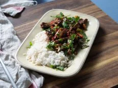 Host Rachel Ray and her husband John Cusimano's Beef Pepper Fry, as seen on 30 Minute Meals, Season 28.