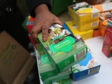 NEW YORK, NY - FEBRUARY 08:  Girl Scouts sell cookies as a winter storm moves in on February 8, 2013 in New York City. The scouts did brisk business, setting up shop in locations around Midtown Manhattan on National Girl Scout Cookie Day.  (Photo by John Moore/Getty Images)