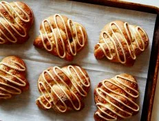Caramel Apple Soft Pretzels