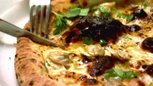 Clam-and-Chilies-Topped Pizza