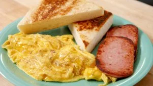 Crack an Egg with Lucas Sin