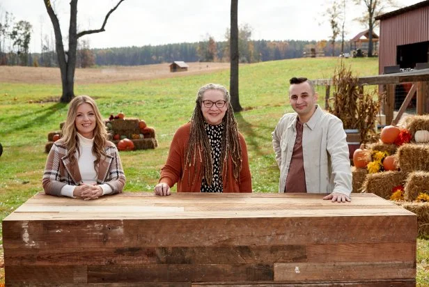 Host and Judges portrait episode 401 R1 as seen on Outrageous Pumpkins Season 4