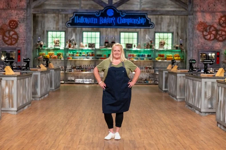 Contestant Carly Robertson, portrait, as seen on Halloween Baking Championship, Season 10.