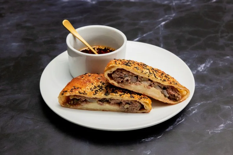 Meat Pie Dumpling With Black Pepper Beef and Dipping Sauce